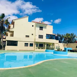 Surf & Chill 69, Quiet Oasis With Community Swimmingpool Сasa de vacaciones Parque Holandes